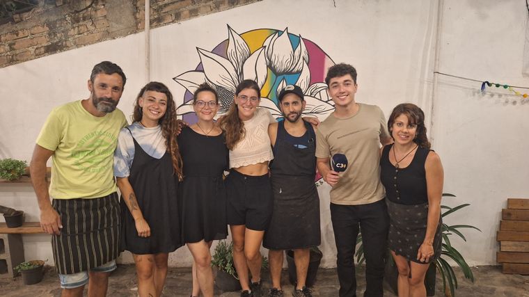 Vuela Violeta, un rincón en el centro de Alpa Corral donde disfrutar sabores