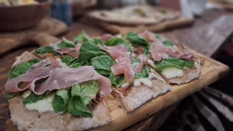 Vuela Violeta, un rincón en el centro de Alpa Corral donde disfrutar sabores
