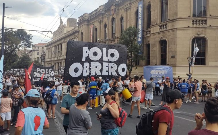 FOTO: Marcha del Polo Obrero en Córdoba. (Foto: Fernando Barrionuevo/Cadena 3)
