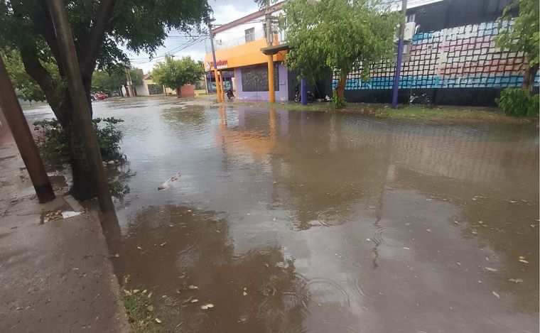 Fuerte temporal en Villa Dolores. (Foto: gentileza)
