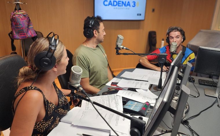 FOTO: Jere Fijo visitó los estudios de Cadena 3.