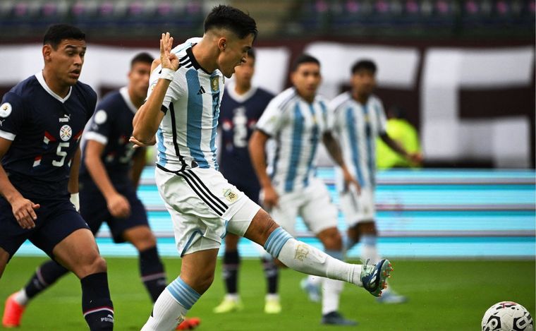 FOTO: Pablo Solari abrió el marcador para Argentina