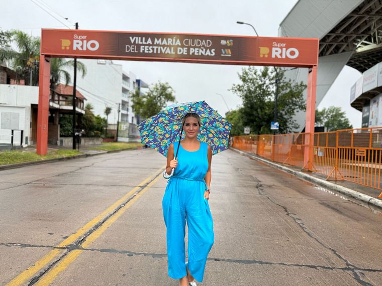 Agustina Vivanco conduce 