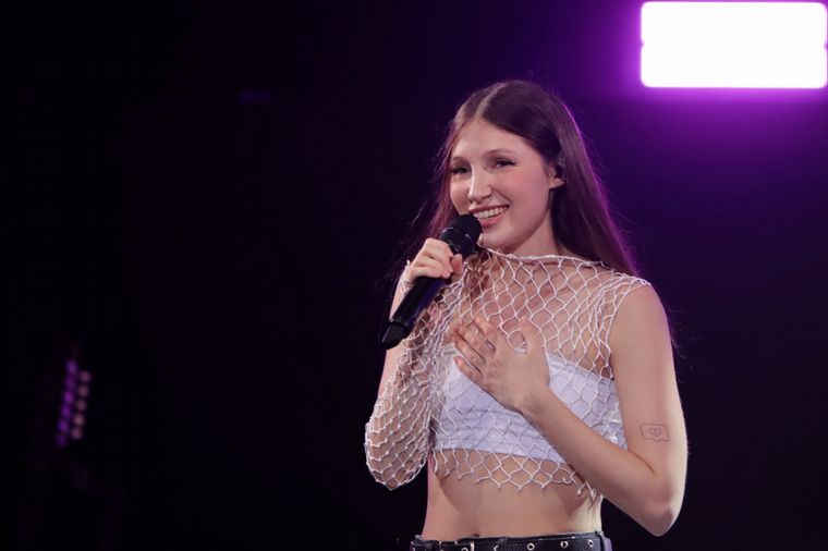 Yami Safdie en la primera noche del Festival Internacional de Peñas de Villa María.