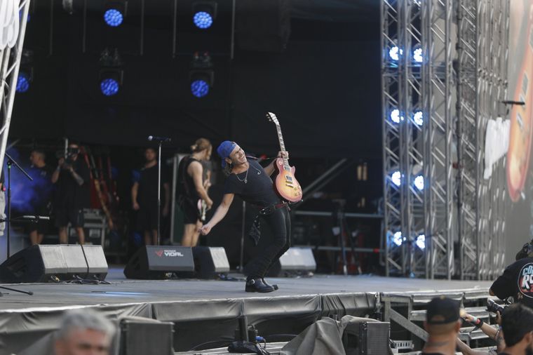 Airbag brilló en el primer día del Cosquín Rock 2024.