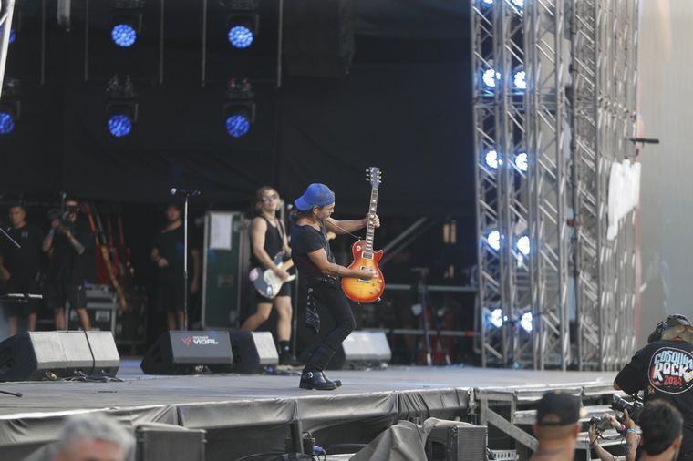 Airbag brilló en el primer día del Cosquín Rock 2024.