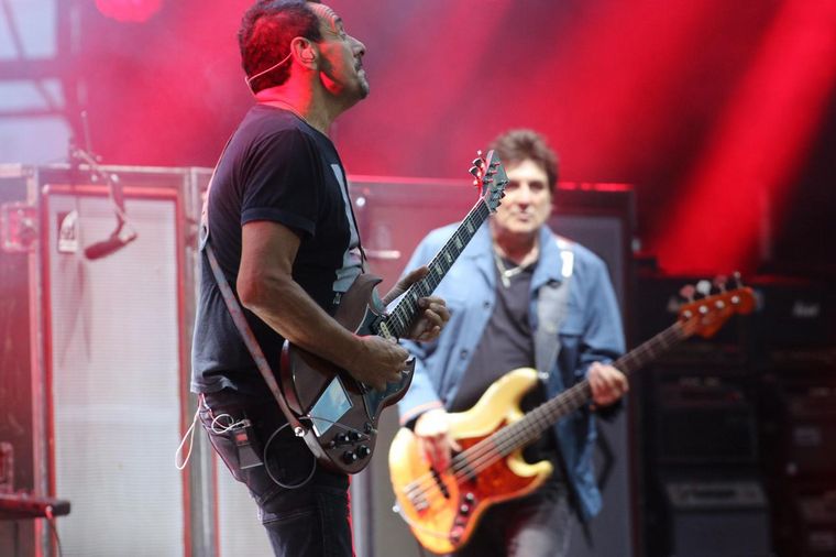 Divididos fue una aplanadora en el escenario principal del Cosquín 2024.