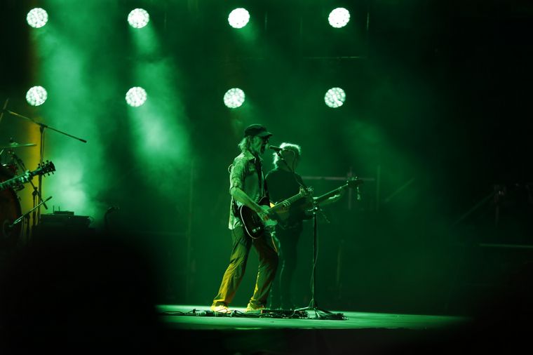 Skay envolvió de su espíritu las sierras de Córdoba en el Cosquín Rock 2024.