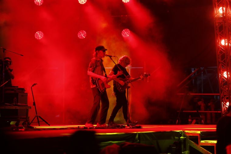 Skay envolvió de su espíritu las sierras de Córdoba en el Cosquín Rock 2024.