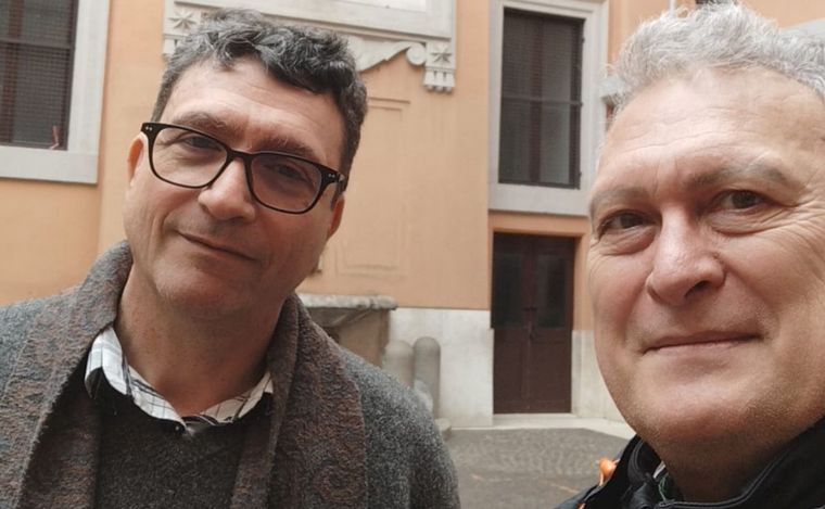 Un argentino que respira la Plaza San Pedro desde la escuela en la que trabaja.