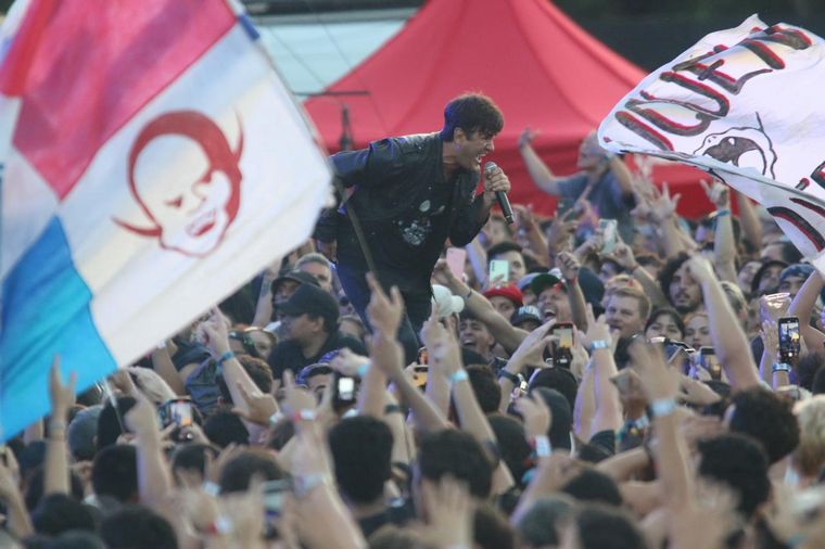 Todo el color de la segunda jornada del Cosquín Rock.