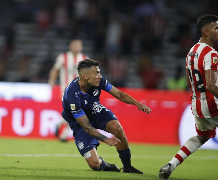 Rubén Botta frotó la lámpara y marcó un golazo ante Instituto.