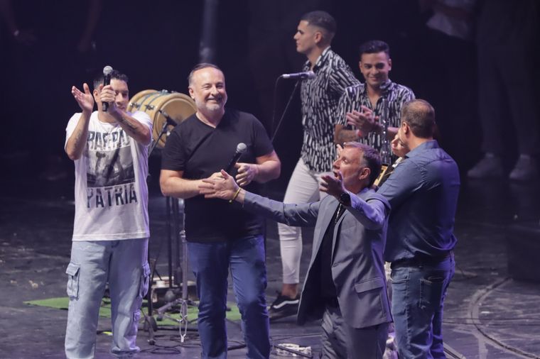 La Banda de Carlitos y Euge Quevedo en el Festival de Peñas