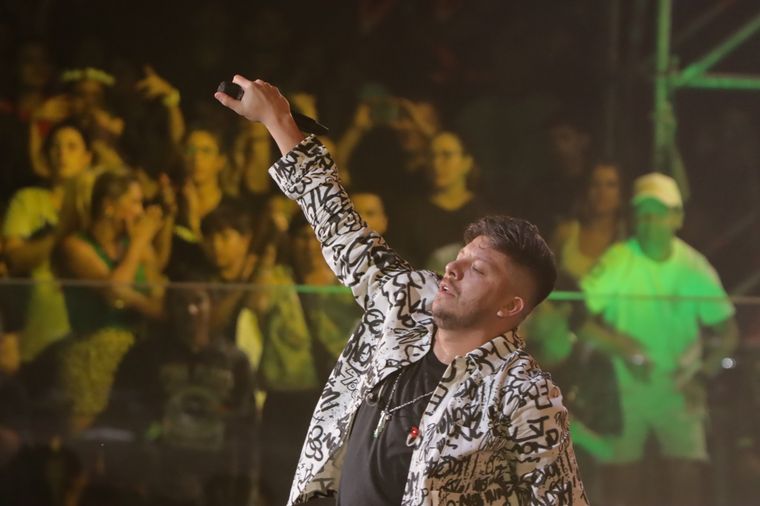 Villa María vivió una noche a puro ritmo y cuarteto en el Festival de Peñas.