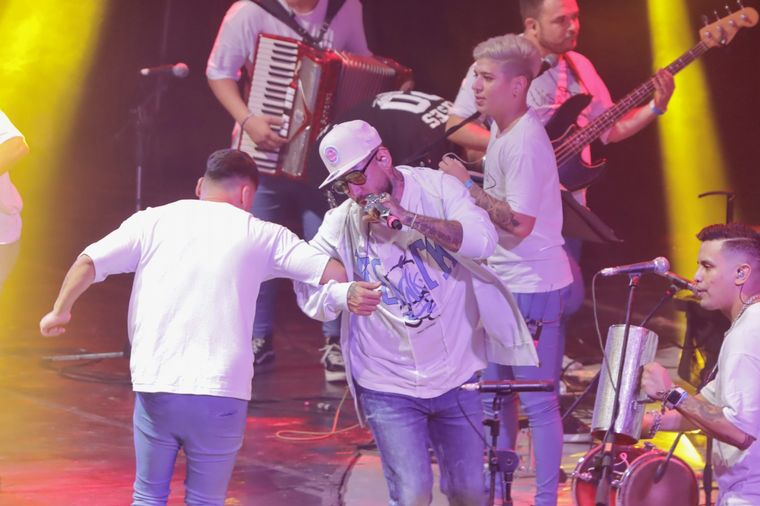 Villa María vivió una noche a puro ritmo y cuarteto en el Festival de Peñas.