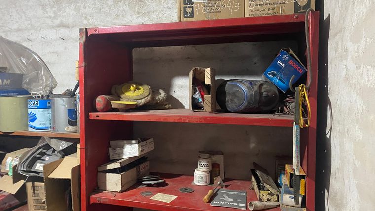 FOTO: Desvalijaron taller de chapa y pintura