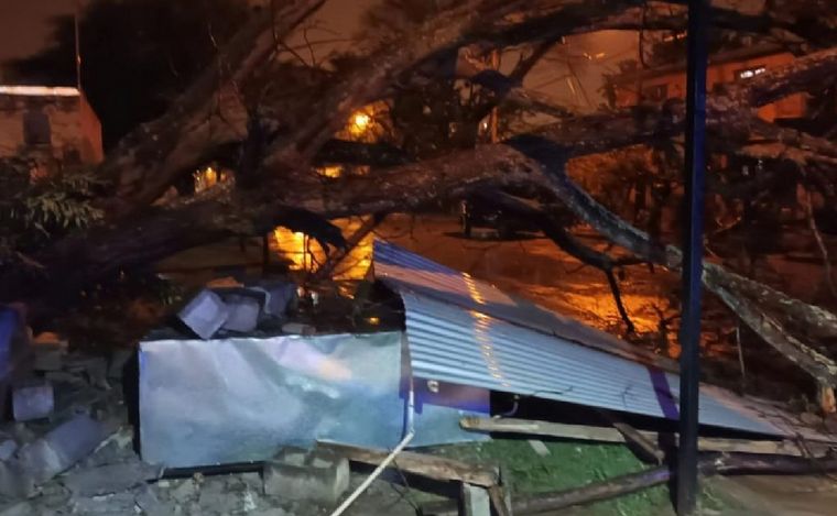 FOTO: El temporal causó serios inconvenientes en Salta.
