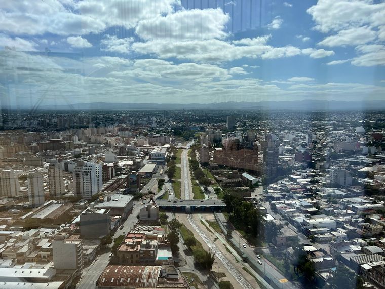FOTO: La experiencia de ver la ciudad desde el punto más alto de Córdoba