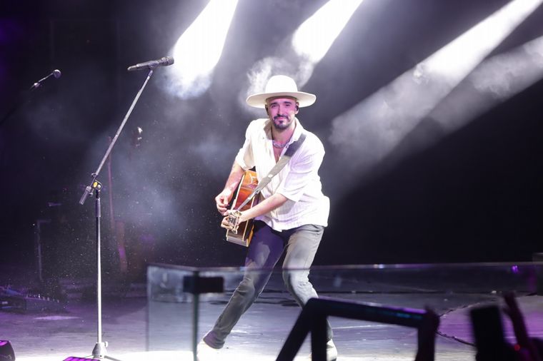 Grandes figuras del folclore y la cumbia en el cierre de Villa María.