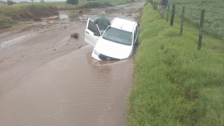 En Adelia María. Un productor porcino no pudo salir.