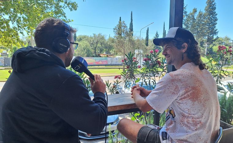 Fran Reale junto a Alejo, uno de los dueños.