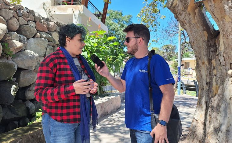 Cecilia, guía del Paseo del Centro, junto a Fran Reale