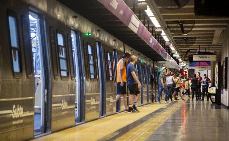El subte porteño se irá a $757 en junio. (Foto: NA)