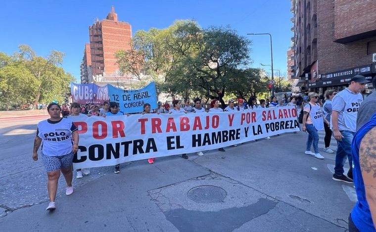 Marcha de Polo Obrero y organizaciones sociales en Córdoba. (Daniel Cáceres/Cadena 3)