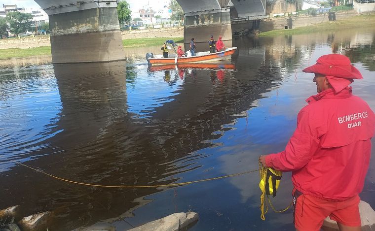 Encontraron muerto al hombre arrastrado por la crecida en el río San Antonio.