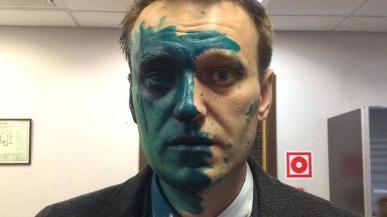 FOTO: Alexéy Navalny, víctima de un atentado en 2017