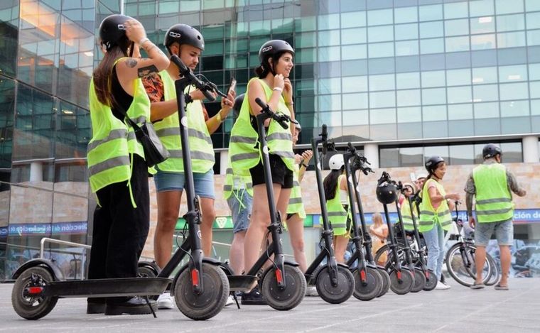 Tour en bicicleta y monopatín eléctrico, un recorrido con vista 360º en Córdoba.