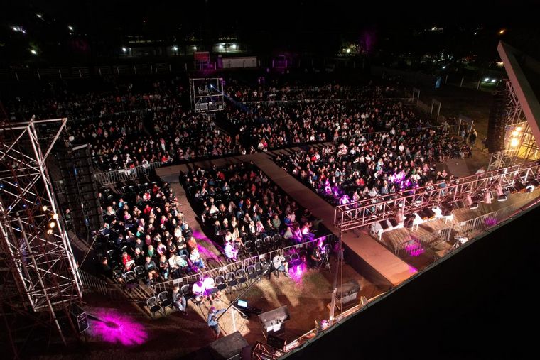 Estelares y Juan Fuentes protagonizan la Fiesta Nacional del Trigo en Leones