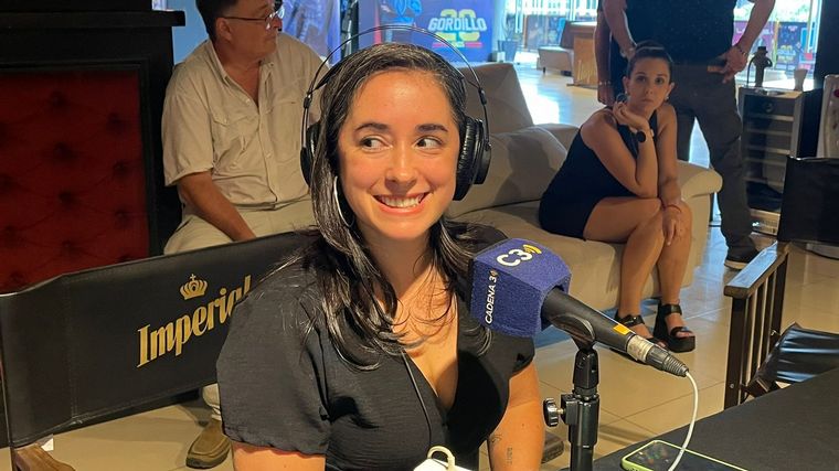 Nadia, la médium que comunica con el mundo espiritual en su show