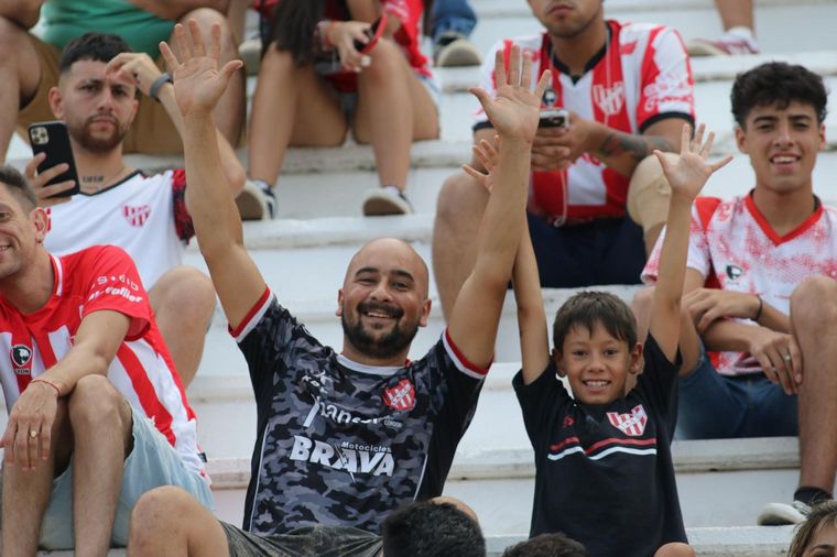 Los hinchas de Instituto coparon las tribunas del Monumental de Alta Córdoba.