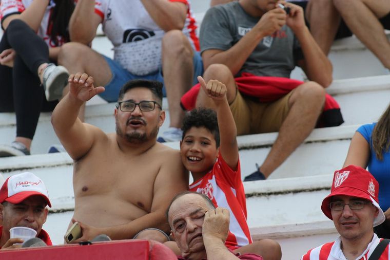 Los hinchas de Instituto coparon las tribunas del Monumental de Alta Córdoba.