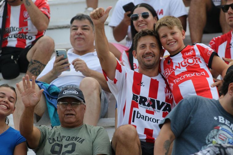 Los hinchas de Instituto coparon las tribunas del Monumental de Alta Córdoba.