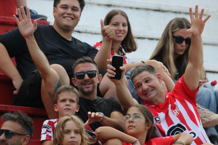 Los hinchas de Instituto coparon las tribunas del Monumental de Alta Córdoba.