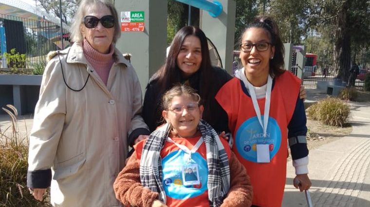 Agustina Moreno, es guía en el Jardín de los Sentidos