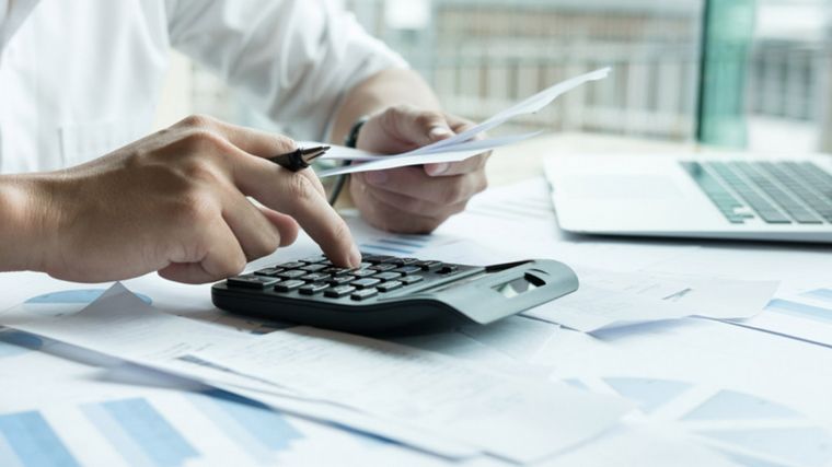 Municipios y provincias entendieron mal: en lugar de ajustar, desajustan