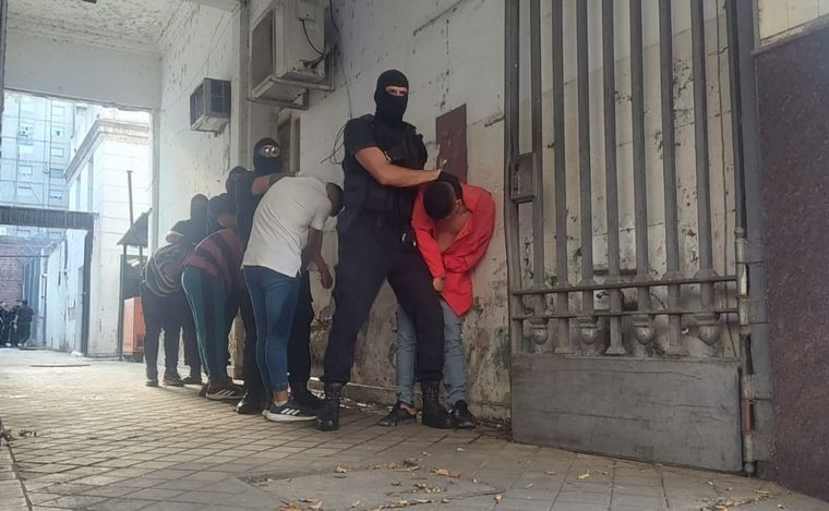 FOTO: Los detenidos serán distribuidos en las cárceles de Piñero y Coronda. 