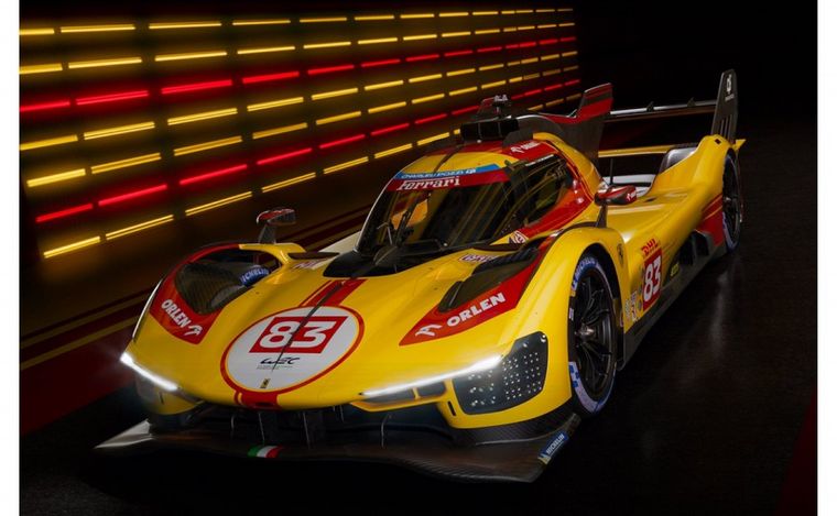 La tercera Ferrari es amarilla y tiene a Kubica al volante