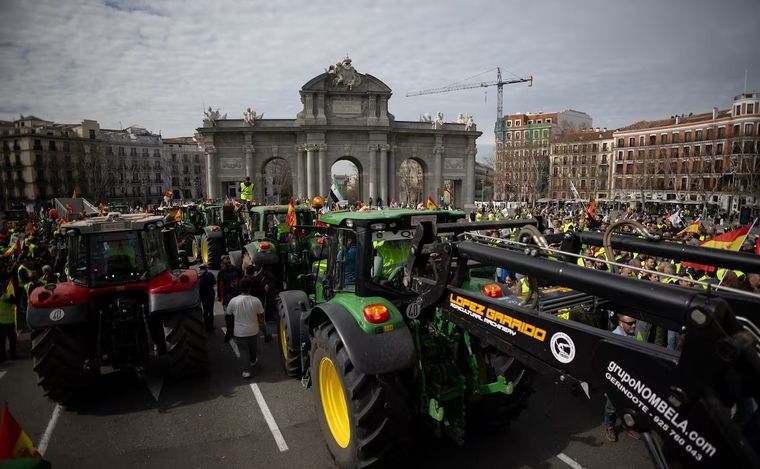 FOTO: Tractorazo en España. (Foto: Europa Press/La Nación)