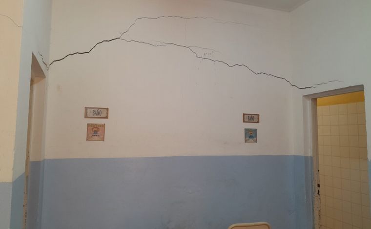 Tomaron el colegio Juan Bautista Bustos: reclaman mejoras edilicias.