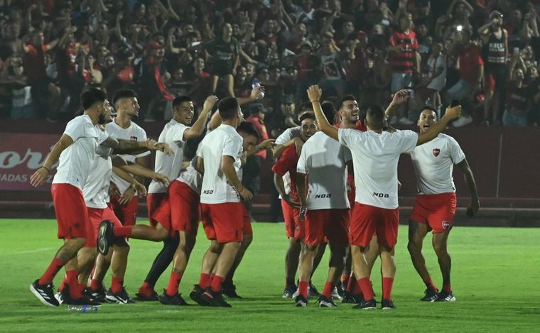 El pueblo rojinegro vivió su banderazo y Newell's se alista para el clásico.