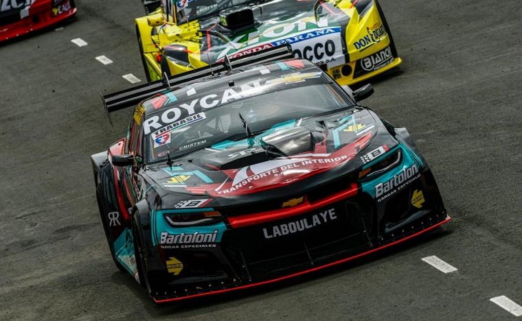 El cordobés 'Caíto' Risatti y su nuevo Chevrolet Camaro