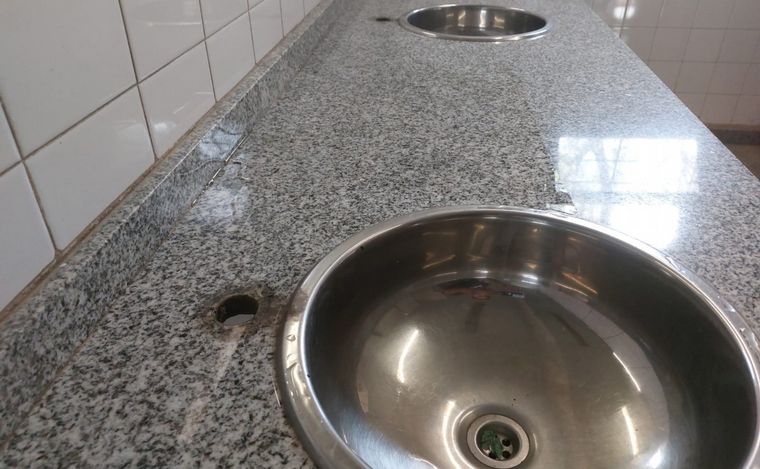 Desvalijaron la escuela Ipem 124 de Coronel Olmedo y peligra el inicio de clases.