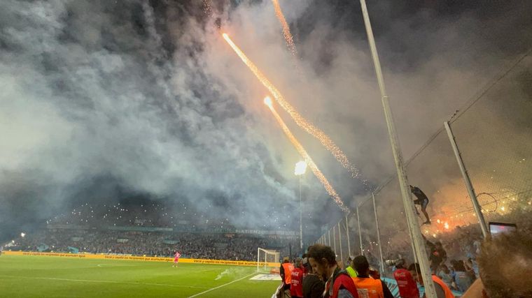 El descontrol en las tribunas de Belgrano en el clásico ante Talleres.