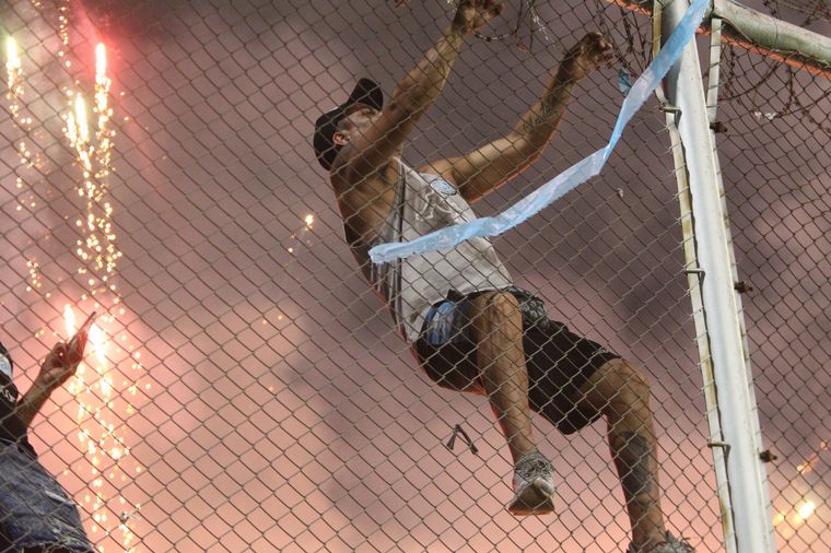 Seis heridos y cuatro detenidos en el clásico entre Belgrano y Talleres.