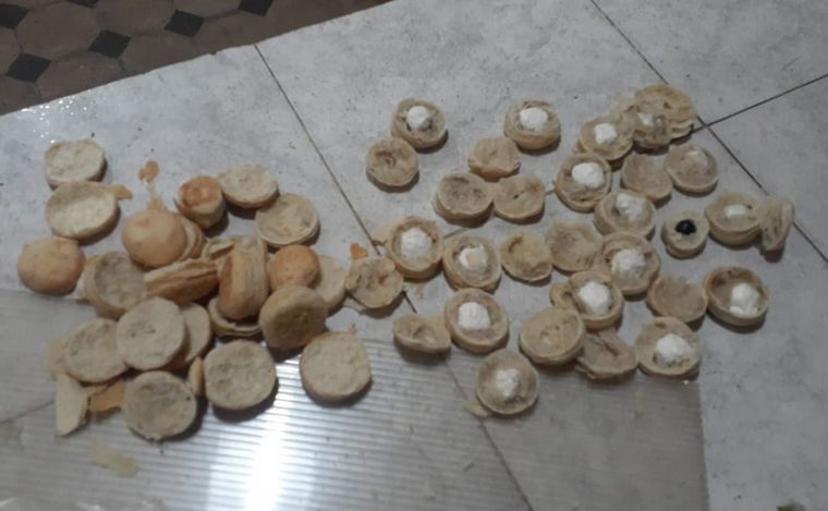Las drogas estaban en el interior de los bizcochos. 