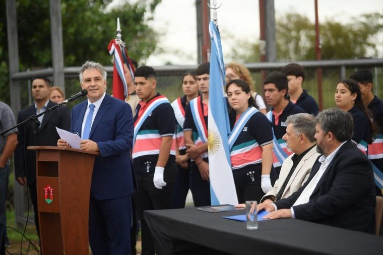 Llaryora inauguró el Ciclo Lectivo y se comprometió a recuperar el Fonid